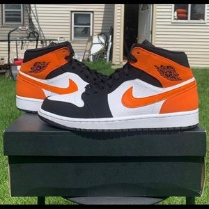 Air Jordan 1 shattered backboard